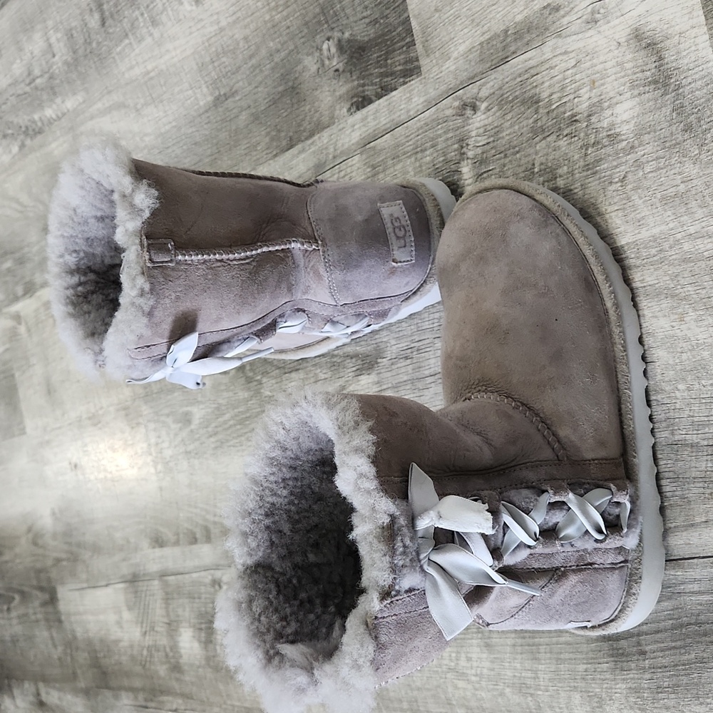 UGG Lace Up Gray Women's Boots Size 6